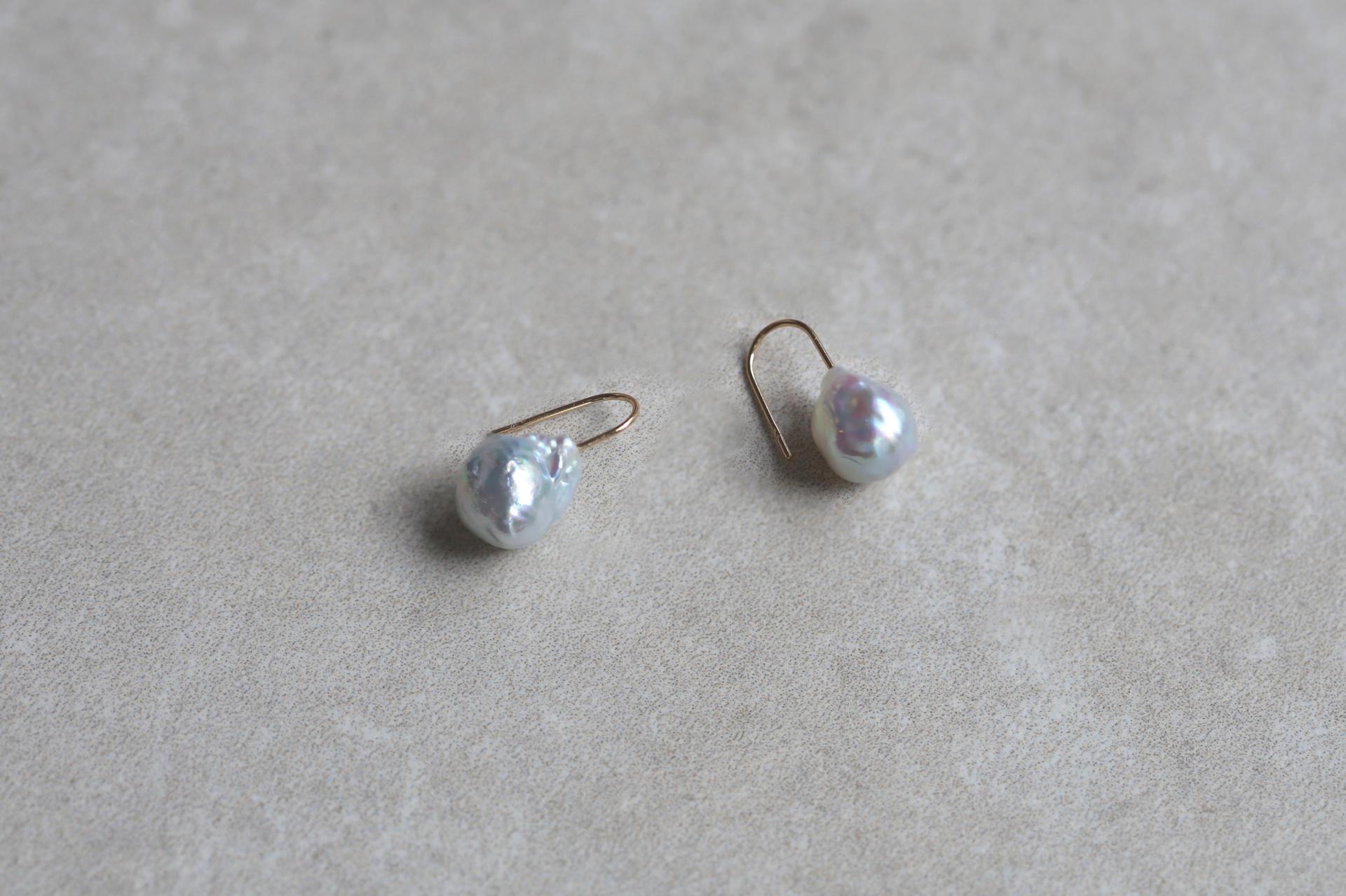 Blue Gray Akoya - Hook type