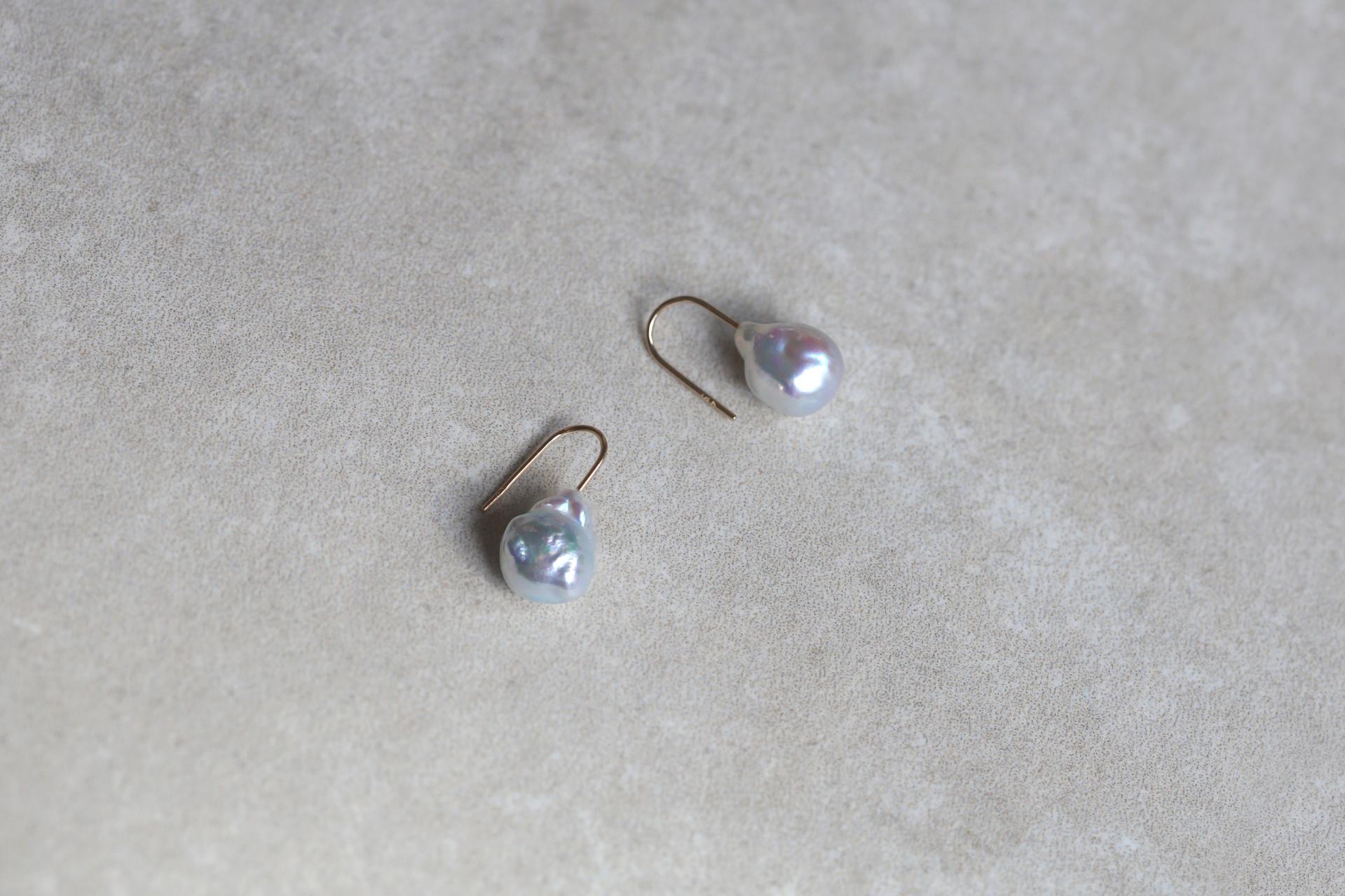 Blue Gray Akoya - Hook type