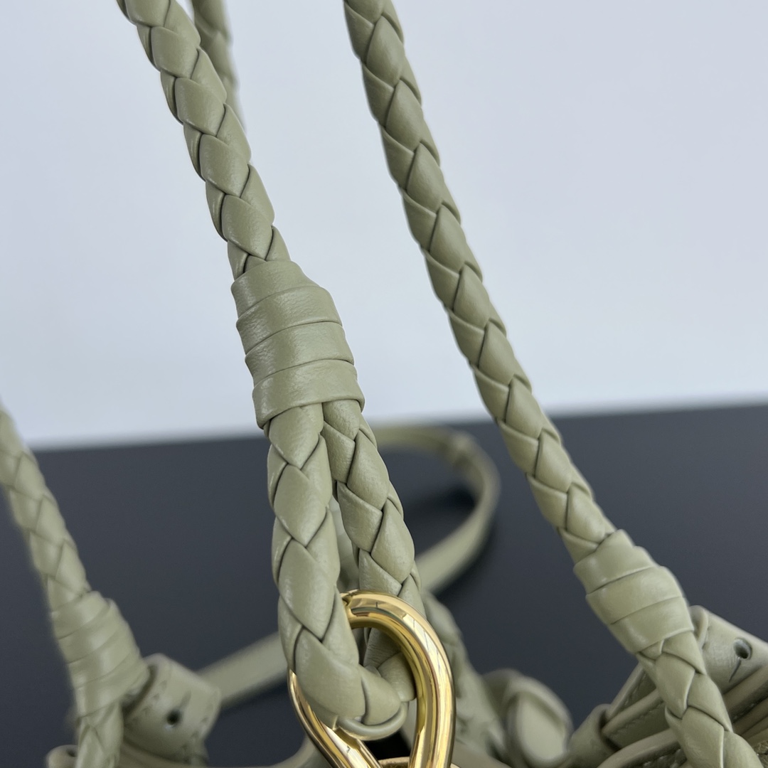 f16cb9d7777f1.jpg