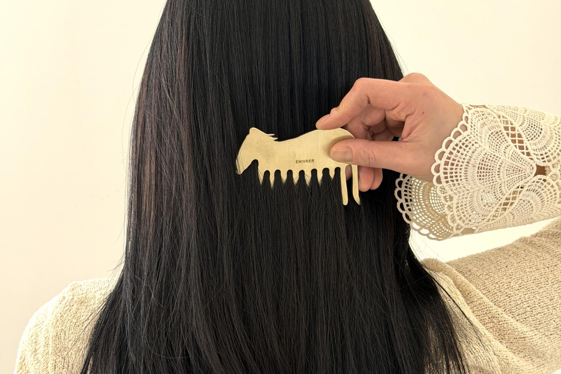 red horse brush