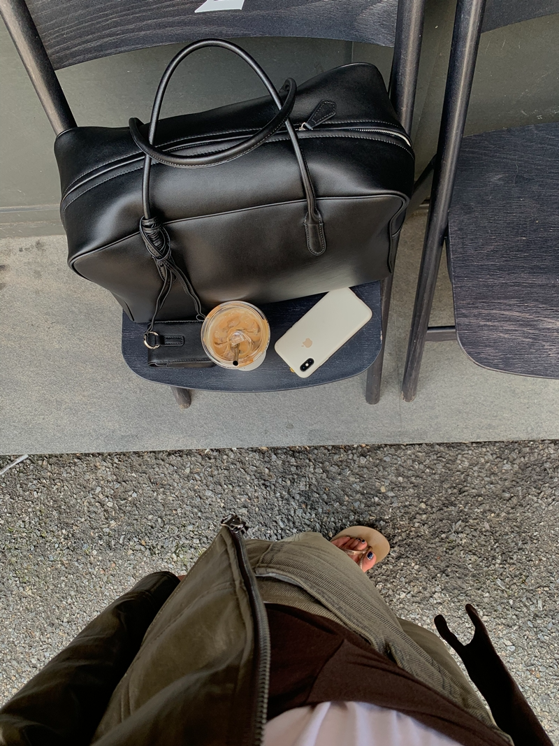 26FW high-quality COWSKIN BAG