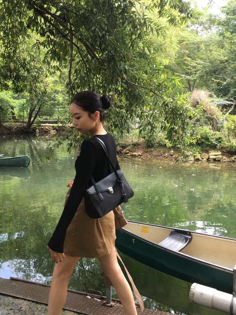 26FW DAY NALON BUCKLE BAG
