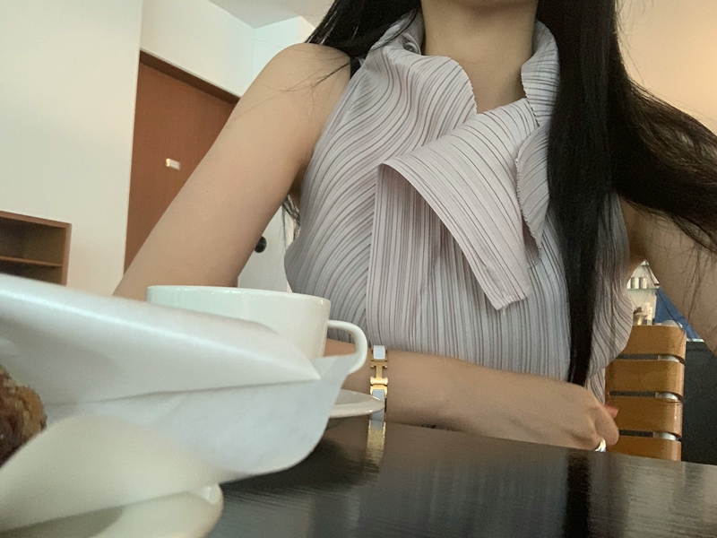 Flower Pleats blouse *premium (pink beige)