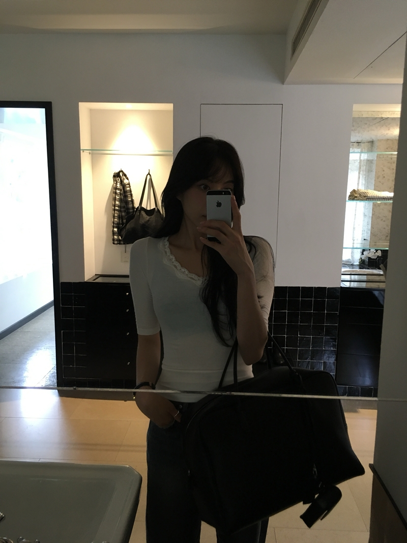 26FW high-quality COWSKIN BAG