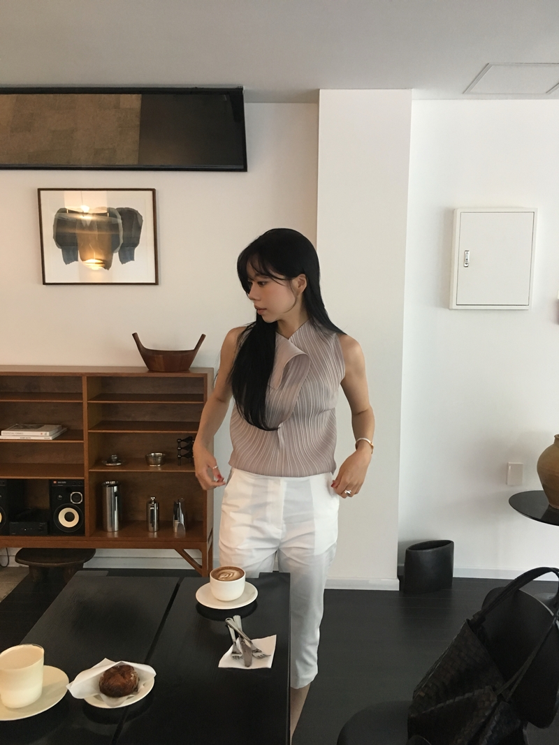 Flower Pleats blouse *premium (pink beige)