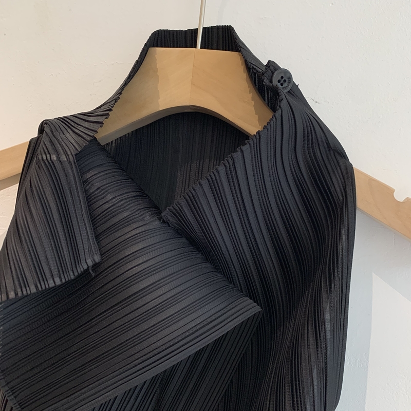Flower Pleats blouse *premium (ivory, black)