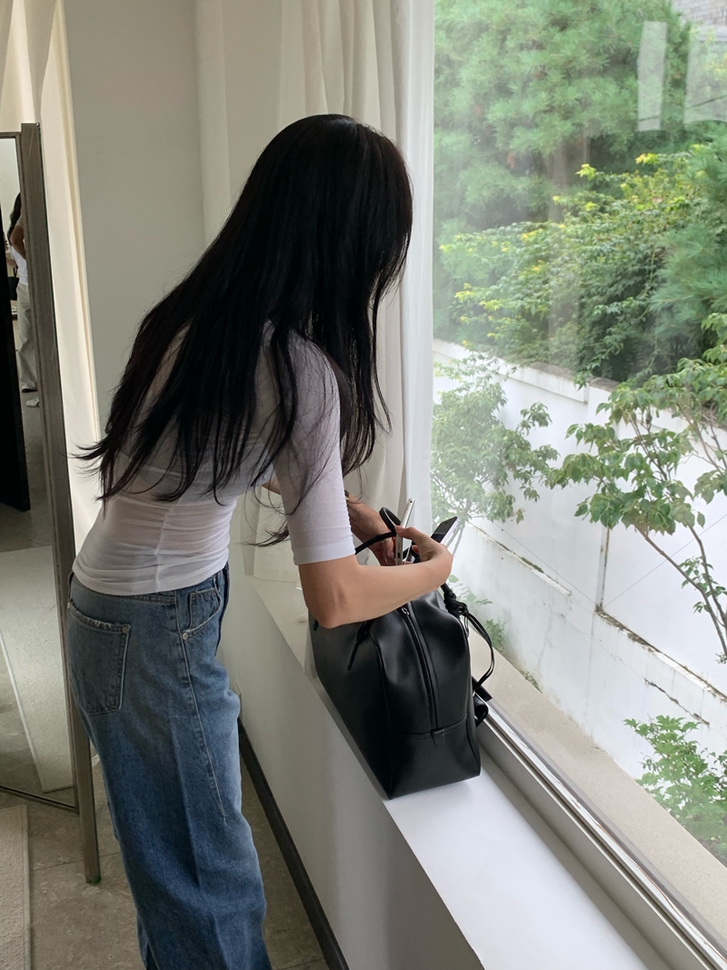 26FW high-quality COWSKIN BAG