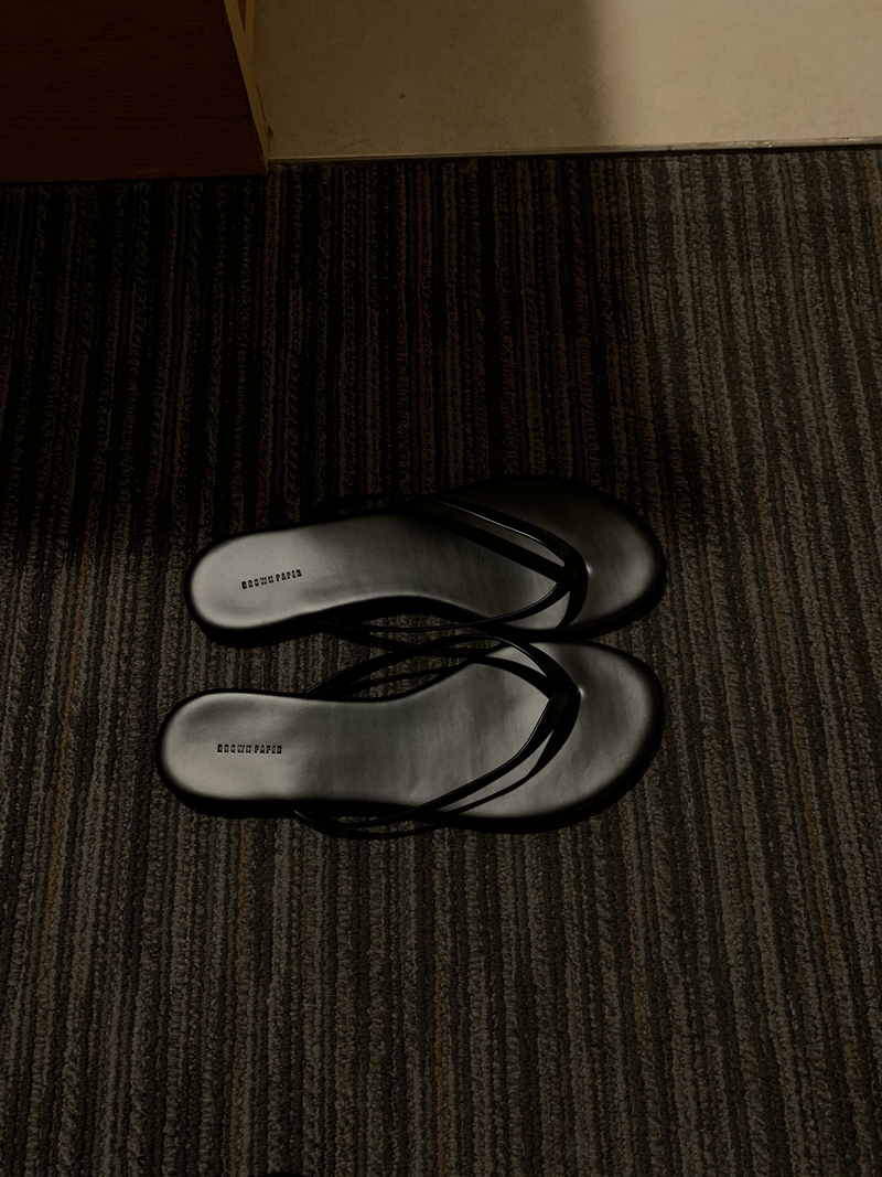 Low flip-flops SHOES
