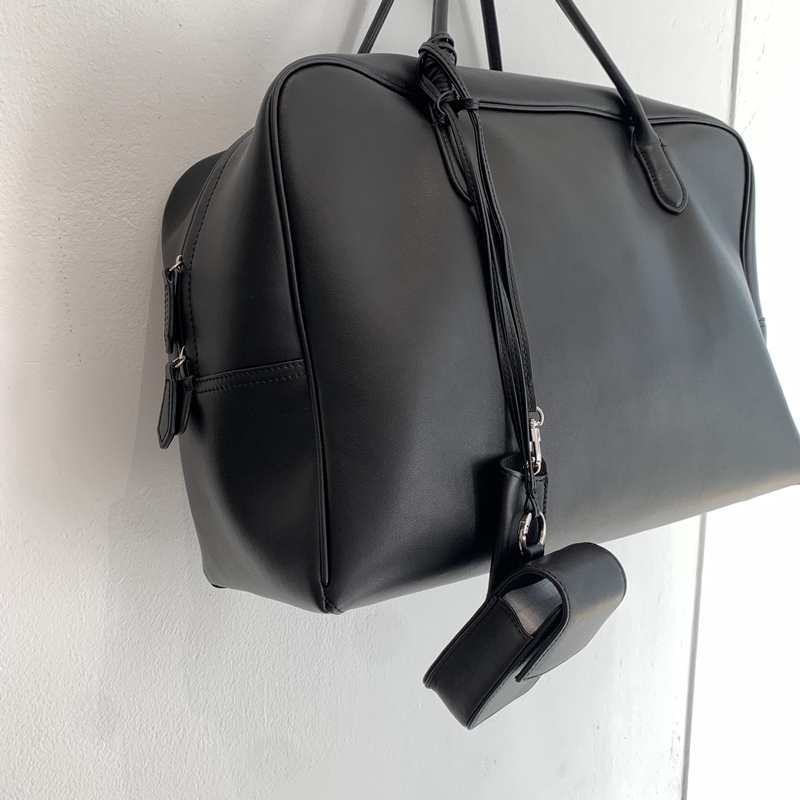 26FW high-quality COWSKIN BAG
