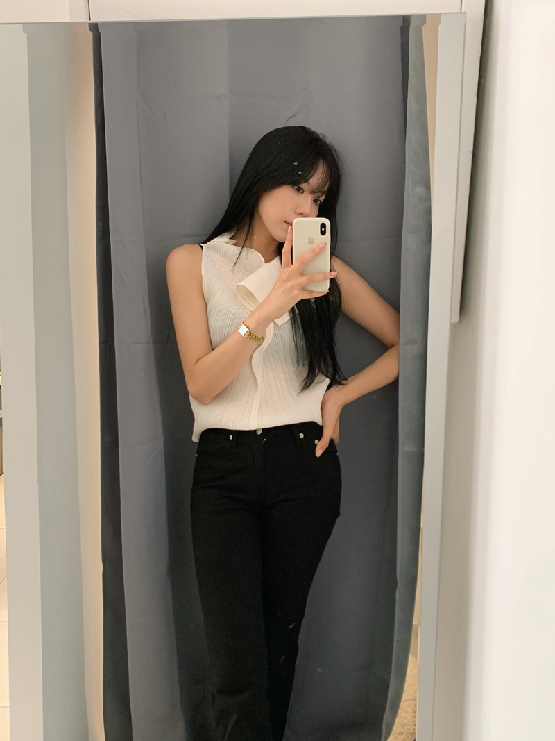Flower Pleats blouse *premium (ivory, black)