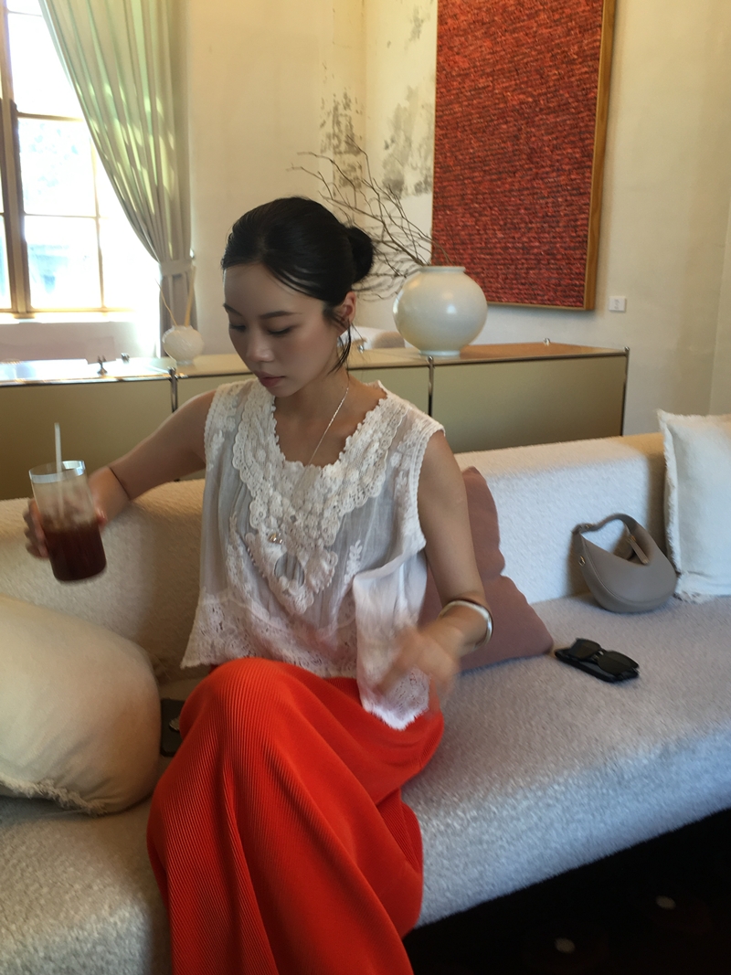 Arty Lace sleeveless blouse