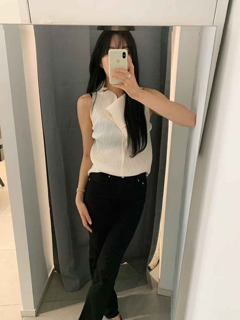 Flower Pleats blouse *premium (ivory, black)