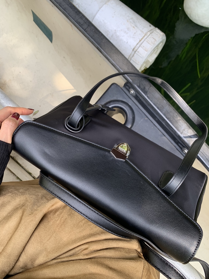 26FW DAY NALON BUCKLE BAG
