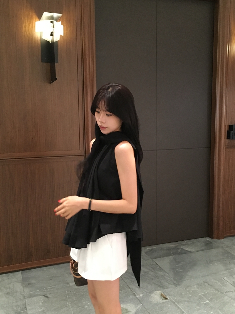 Brunch Tie wrap blouse
