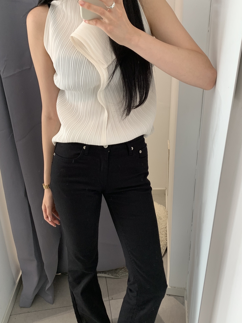 Flower Pleats blouse *premium (ivory, black)