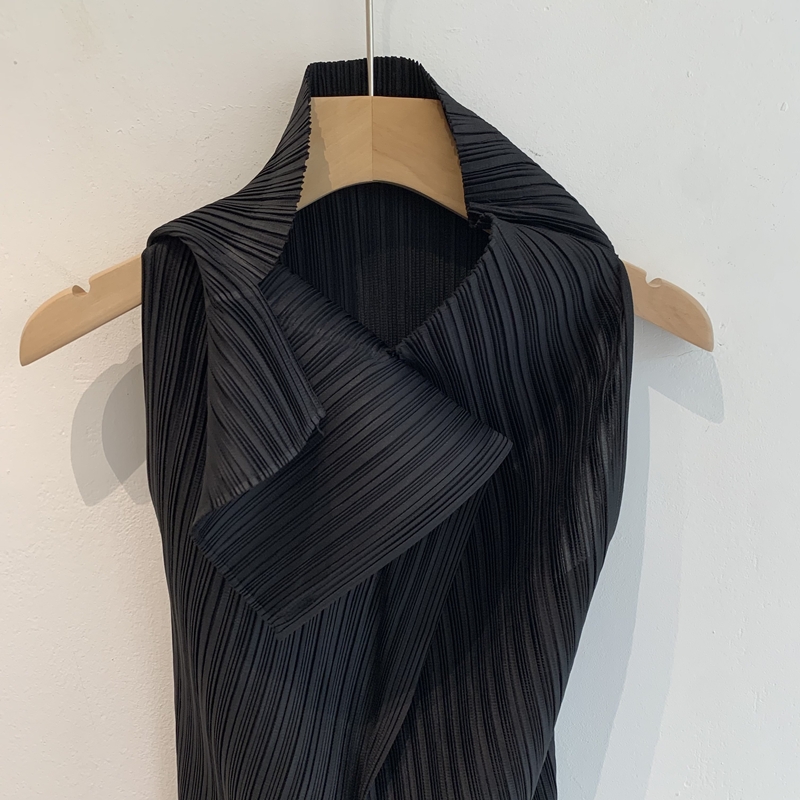 Flower Pleats blouse *premium (ivory, black)