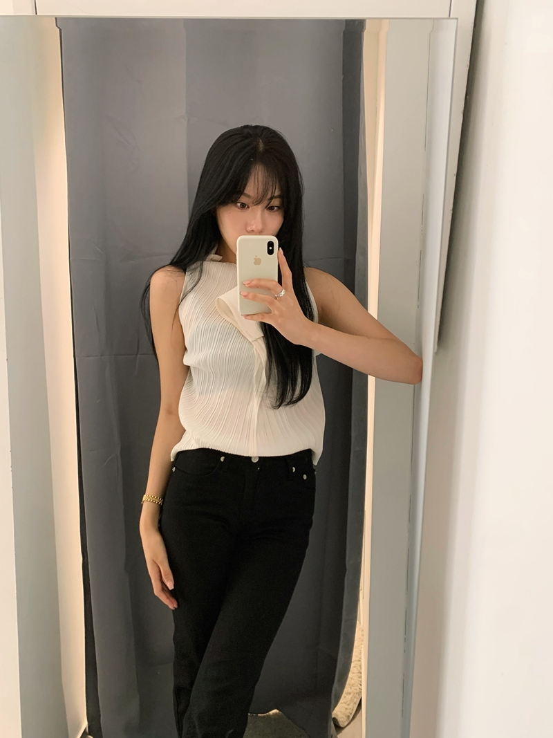 Flower Pleats blouse *premium (ivory, black)