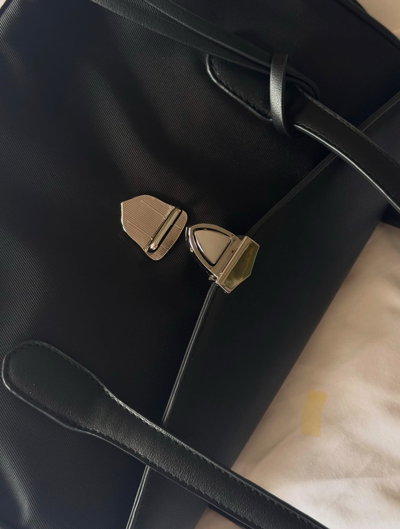 26FW DAY NALON BUCKLE BAG