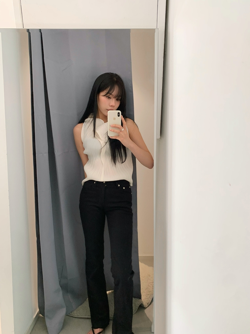 Flower Pleats blouse *premium (ivory, black)