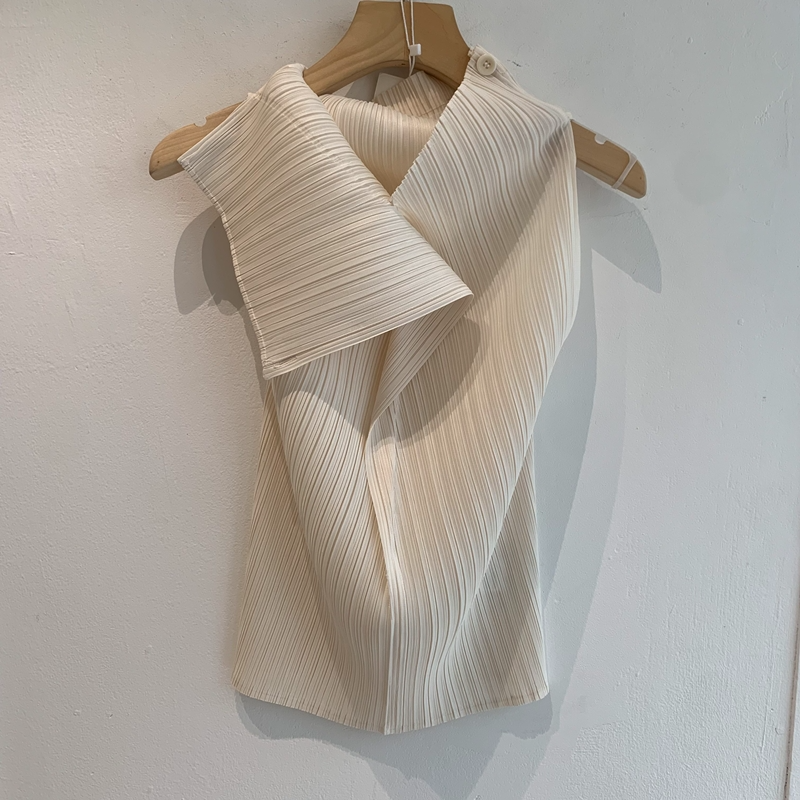 Flower Pleats blouse *premium (ivory, black)