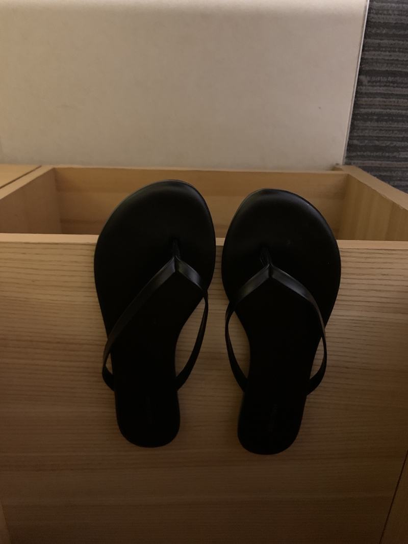 Low flip-flops SHOES