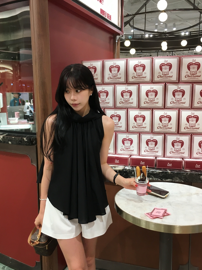 Brunch Tie wrap blouse