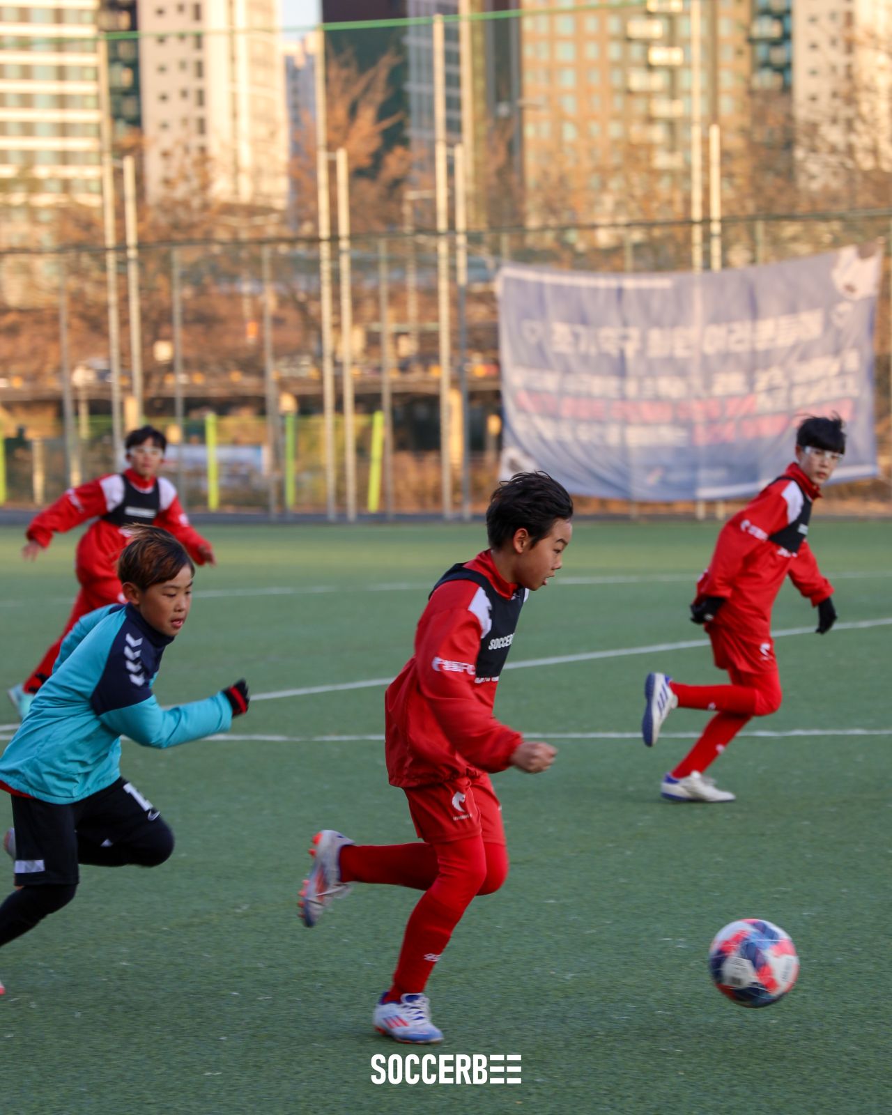 還暦まで大会を続けたい」! 子どもたちのためのサッカーイベント『やべっちCUP』でナイナイ矢部がゴールラッシュ!! | FANY Magazine, image size:1280x1600