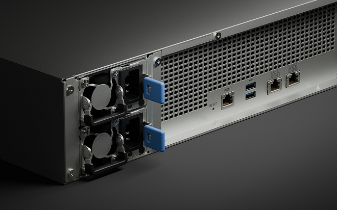Synology RS3626xs 후면 이중 전원 공급 장치 이미지