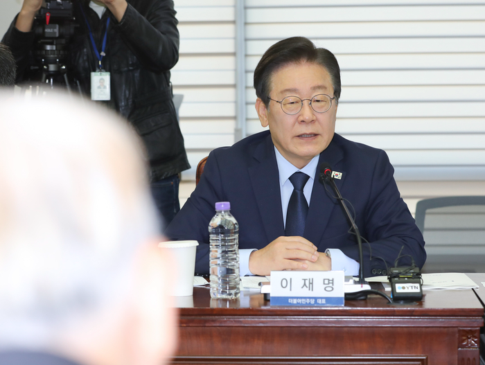 이재명 더불어민주당 대표가 지난 11일 서울 마포구 한국경영자총협회 회관에서 인사말을 하고 있다. 국회사진기자단