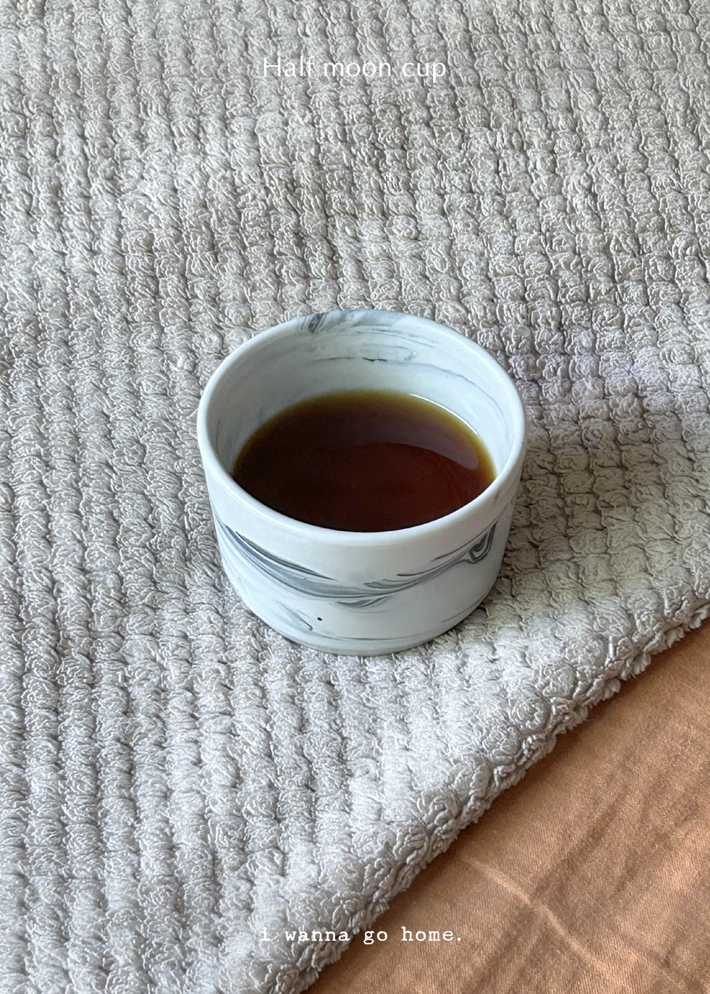 Half moon cup (marble black)