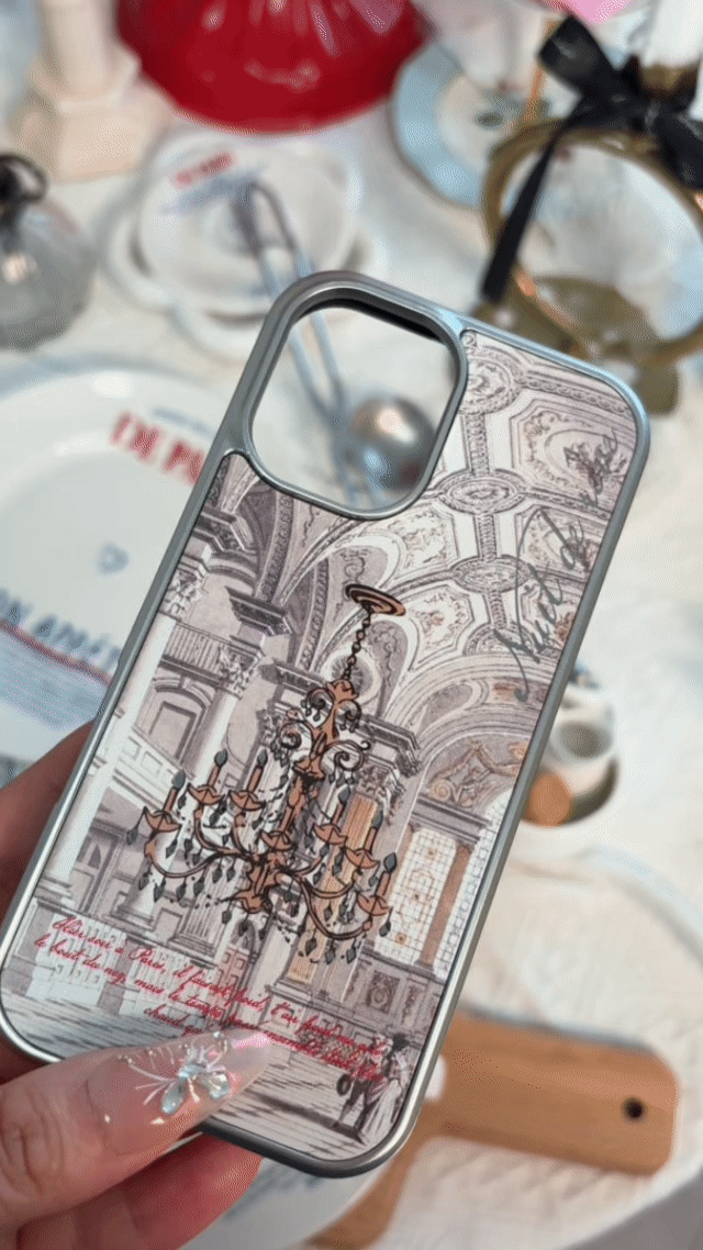 Le chandelier phone case
