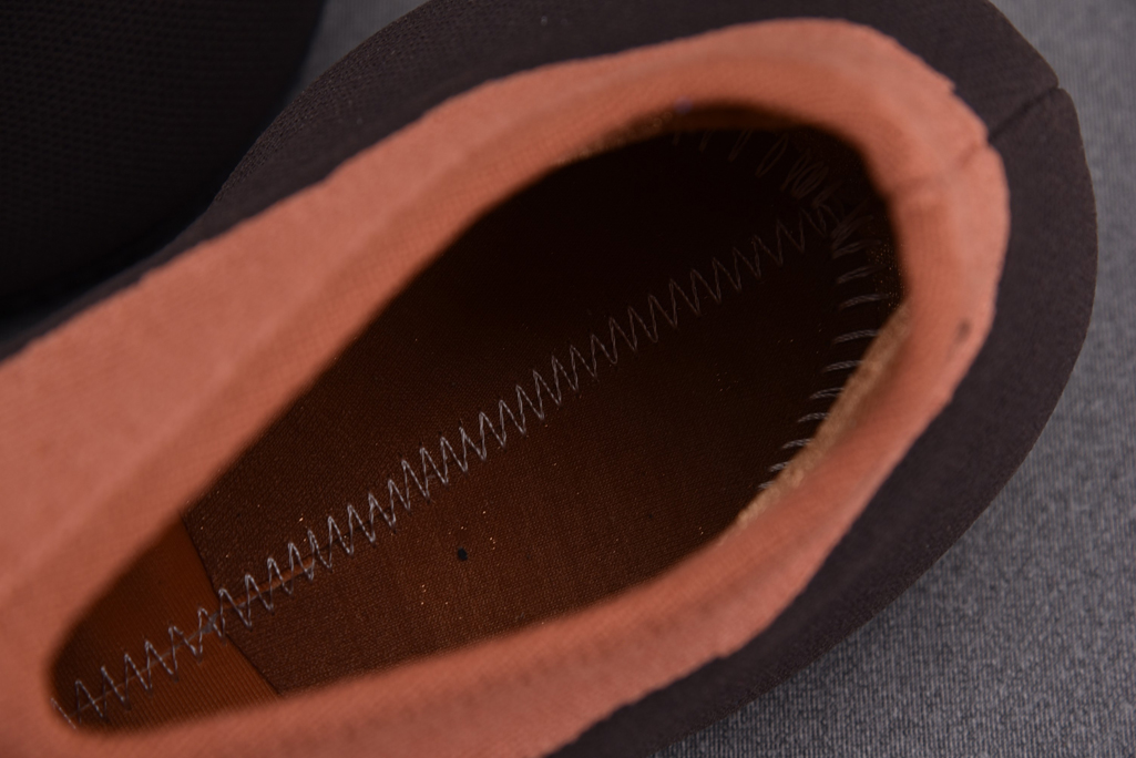 아디다스 이지 니트 러너 스톤 카본