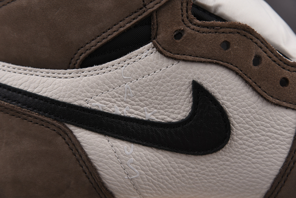 ᄐ트래비스 스캇 X 에어 조던 1 하이 모카에어