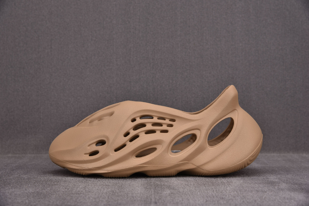 아디다스 이지 폼 러너 오커