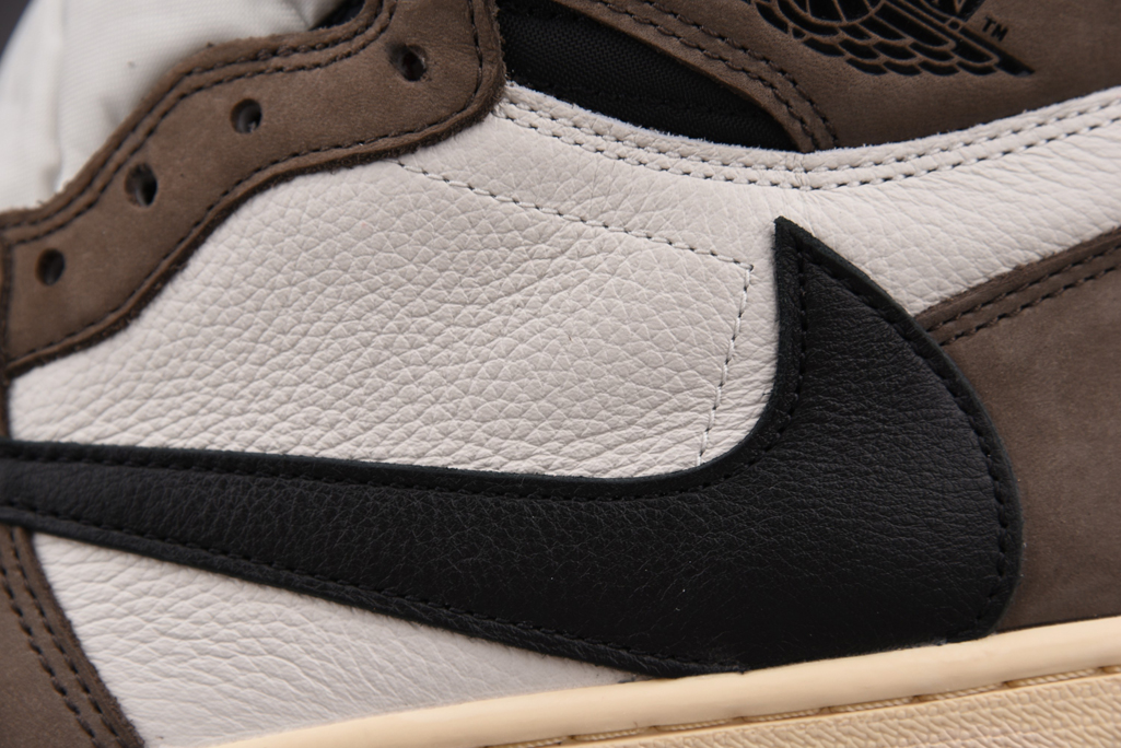 ᄐ트래비스 스캇 X 에어 조던 1 하이 모카에어