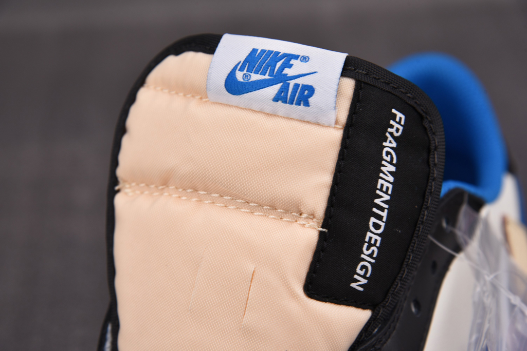 트래비스 스캇 X 프라그먼트 X 에어 조던 1 로우 밀리터리 블루