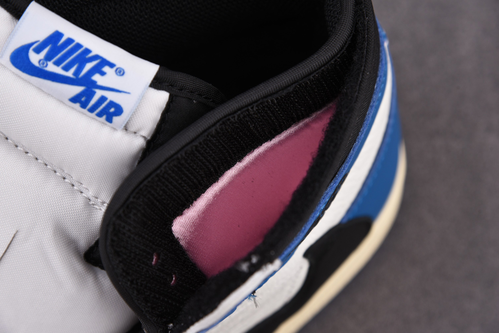 트래비스 스캇 X 프라그먼트 X 에어 조던 1 하이 밀리터리 블루