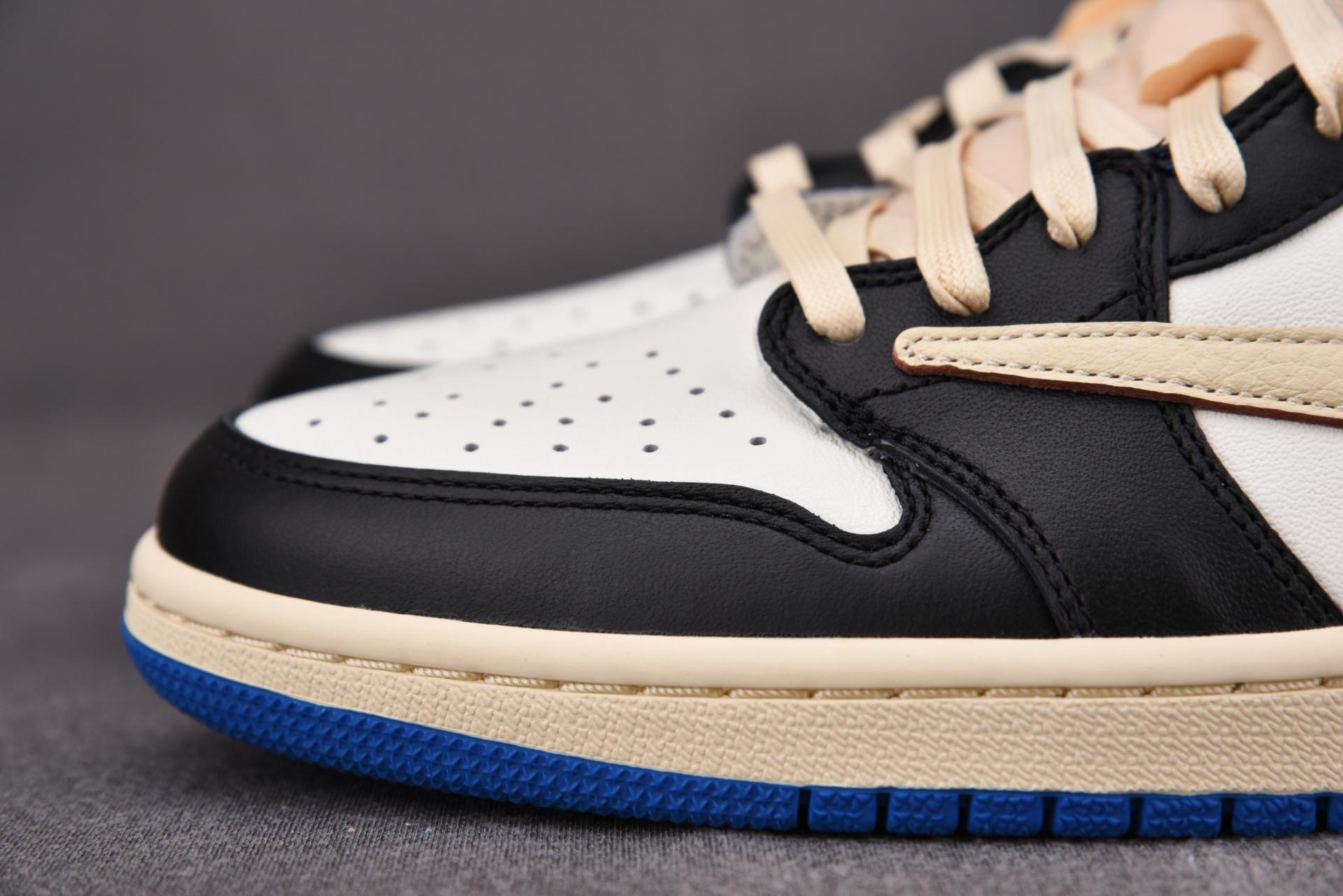 트래비스 스캇 X 프라그먼트 X 에어 조던 1 로우 밀리터리 블루