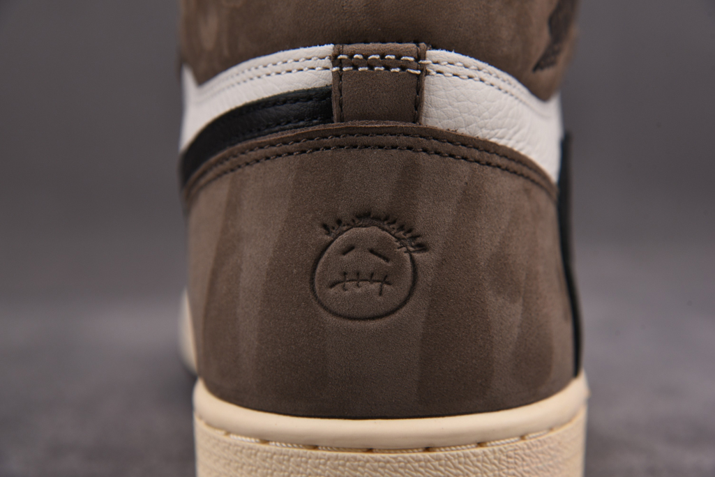 ᄐ트래비스 스캇 X 에어 조던 1 하이 모카에어