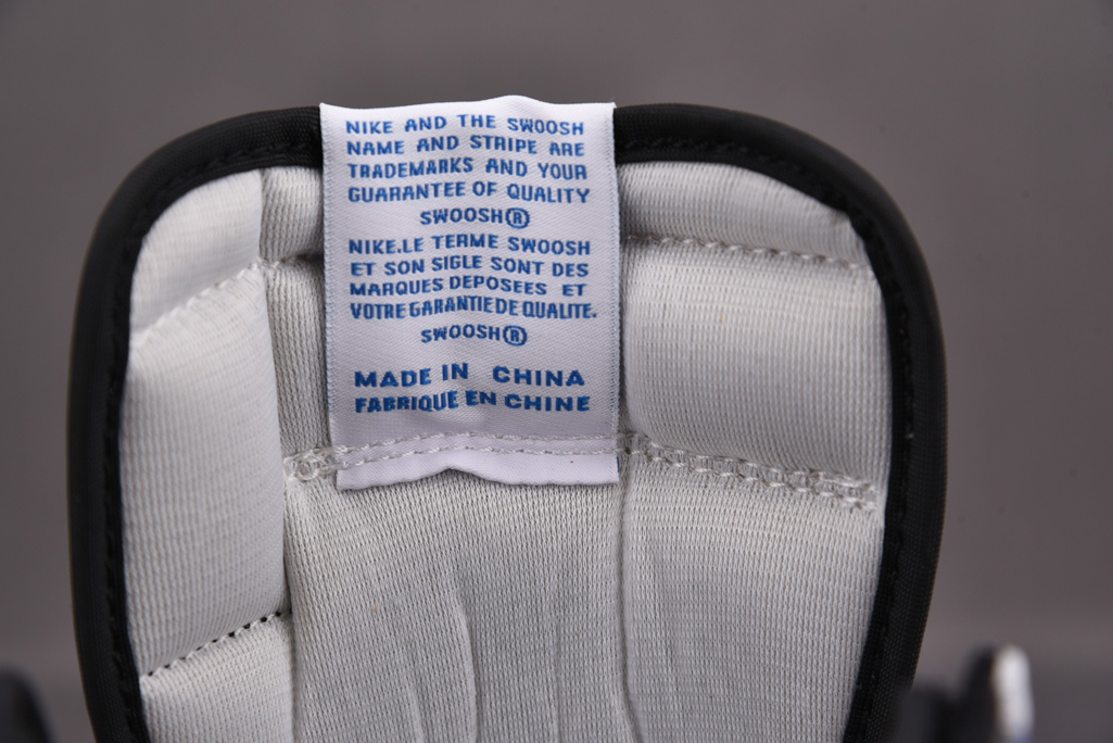 트래비스 스캇 X 프라그먼트 X 에어 조던 1 하이 밀리터리 블루