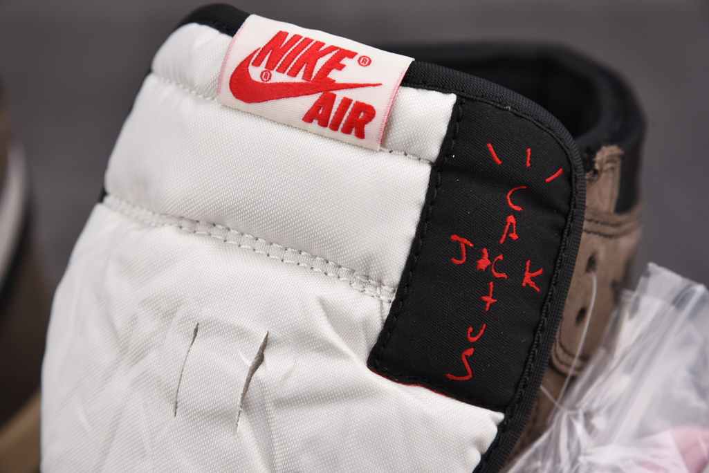 ᄐ트래비스 스캇 X 에어 조던 1 하이 모카에어