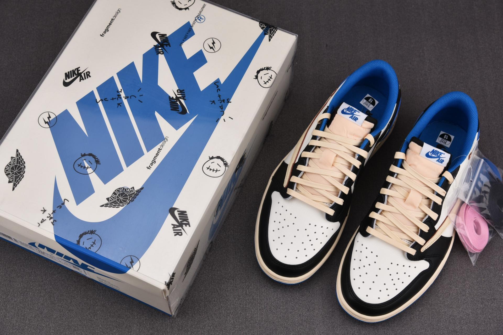 트래비스 스캇 X 프라그먼트 X 에어 조던 1 로우 밀리터리 블루