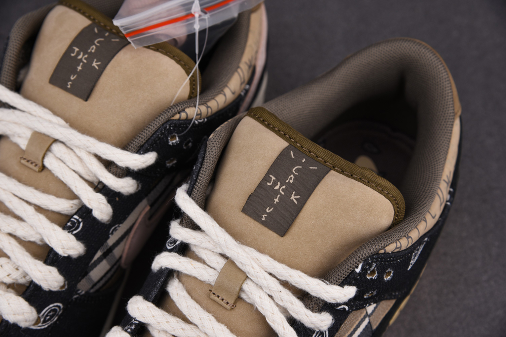 트래비스 스캇 X 나이키 SB 덩크 로우