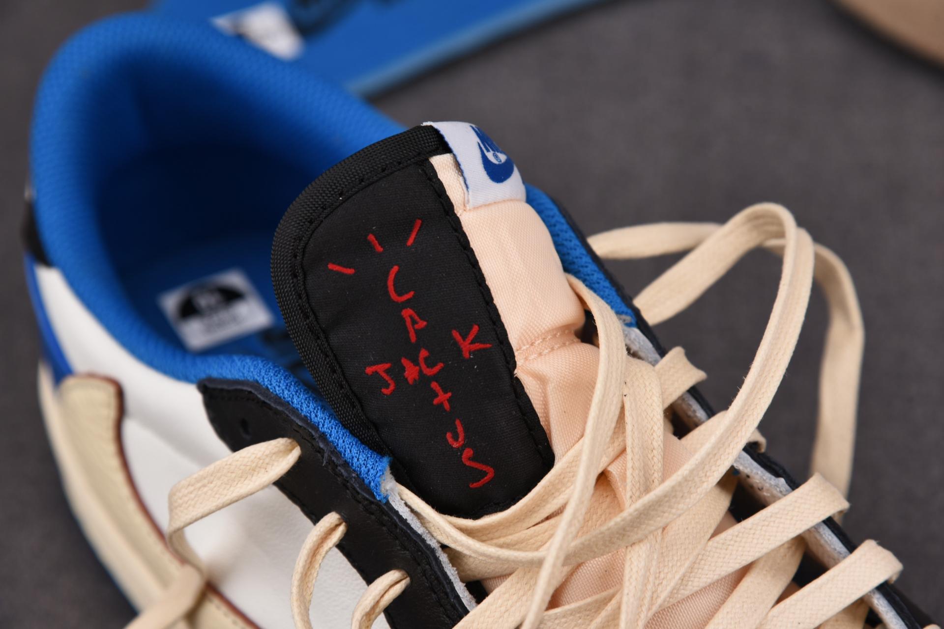 트래비스 스캇 X 프라그먼트 X 에어 조던 1 로우 밀리터리 블루