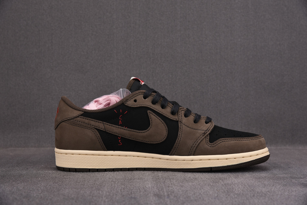 트래비스 스캇 X 에어 조던 1 로우 모카