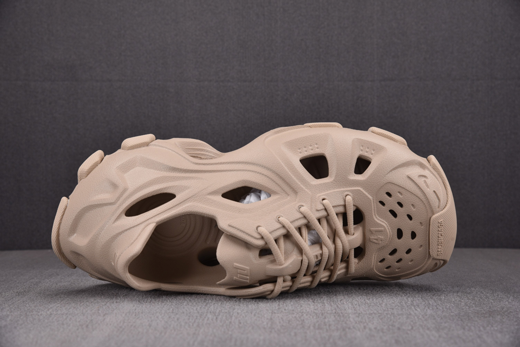 발렌시아가 미러급