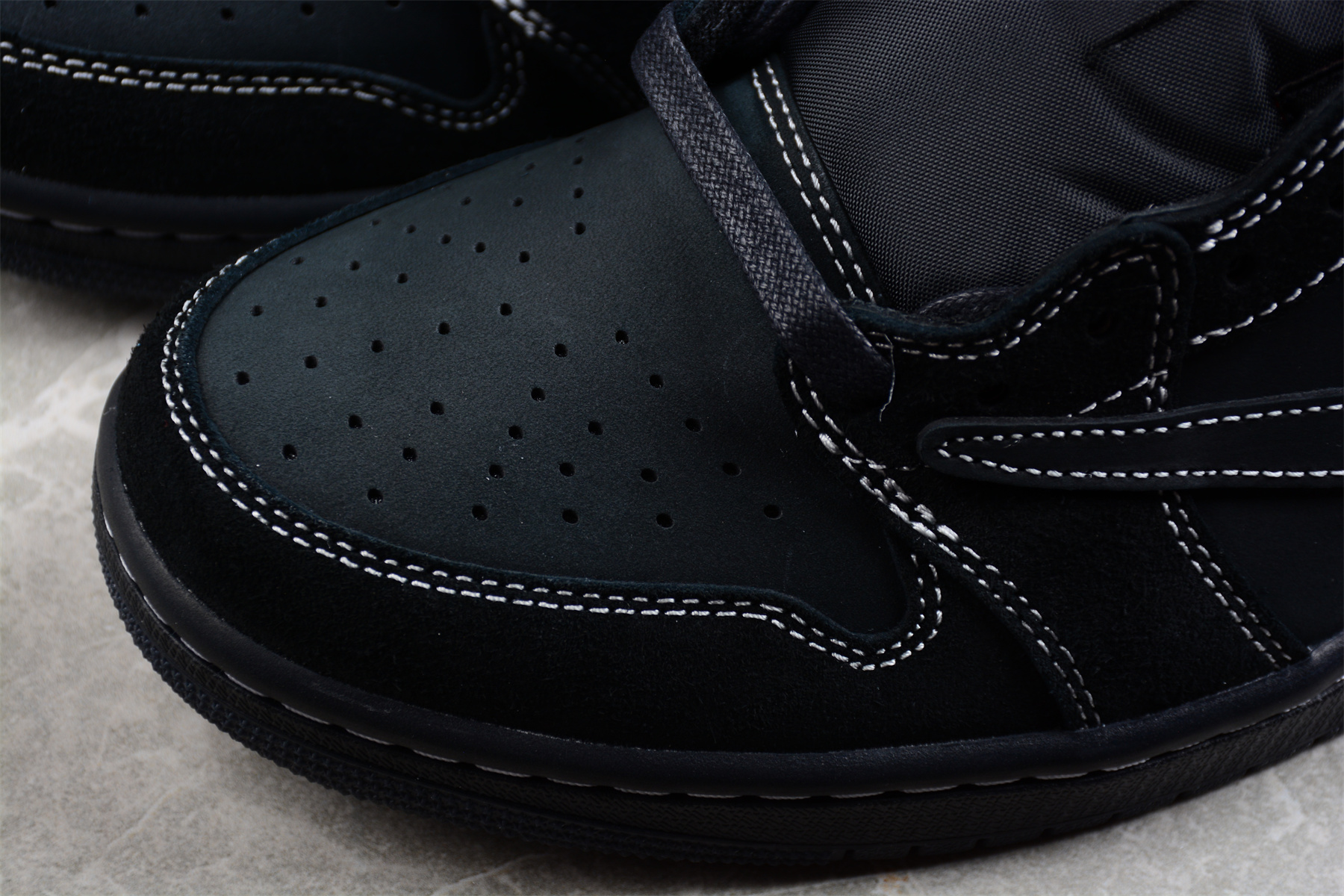 ljr 트래비스 스캇 x 에어 조던 1 로우 OG 블랙 팬텀 레플리카