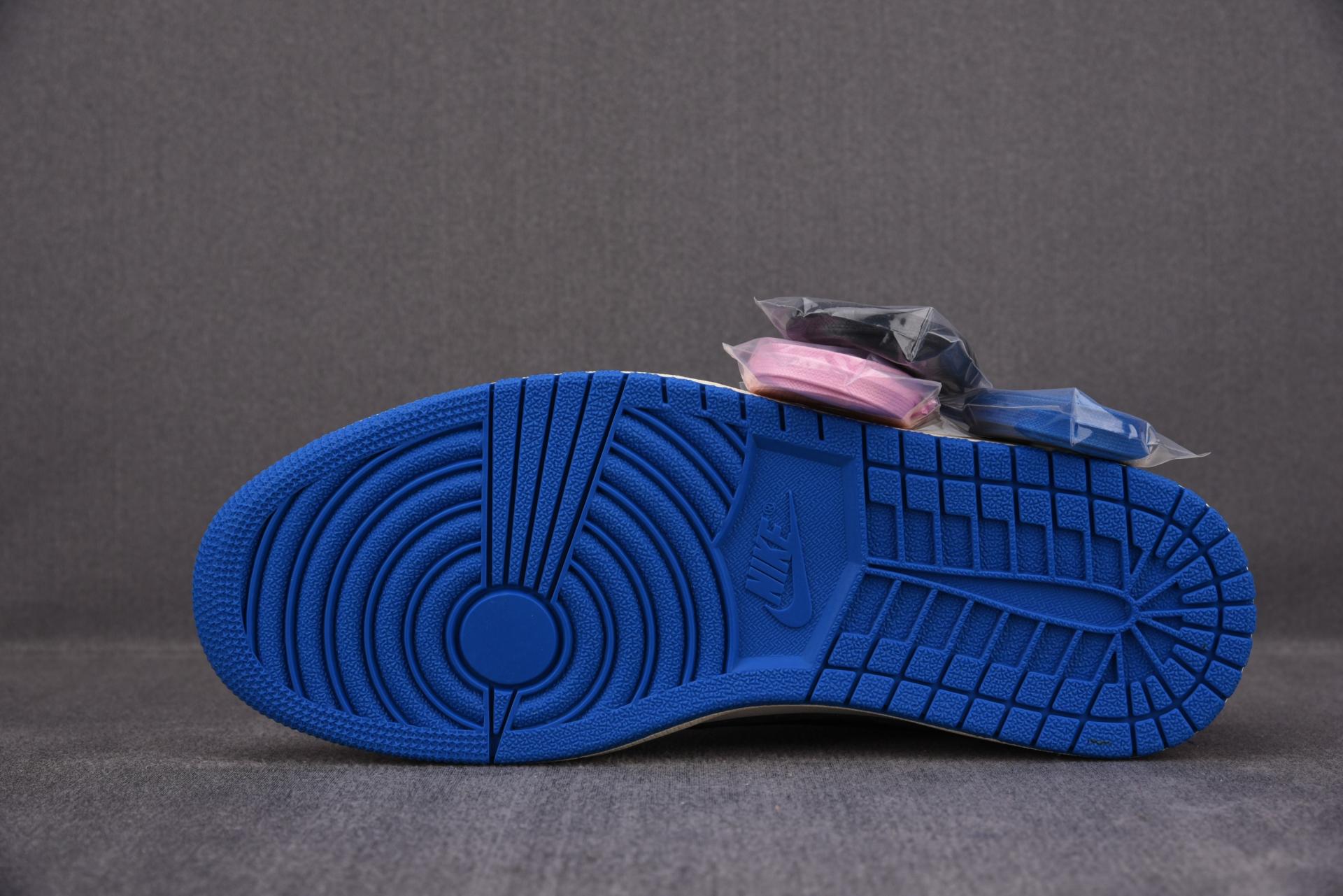 트래비스 스캇 X 프라그먼트 X 에어 조던 1 로우 밀리터리 블루