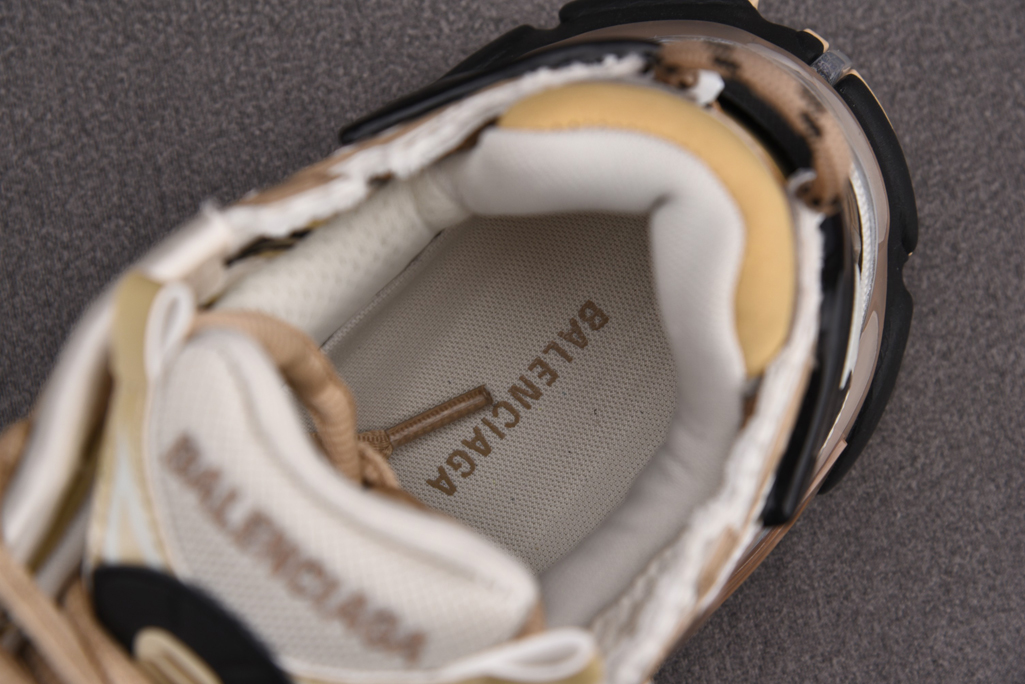 발렌시아가 러너 스니커즈 베이지 블랙 화이트