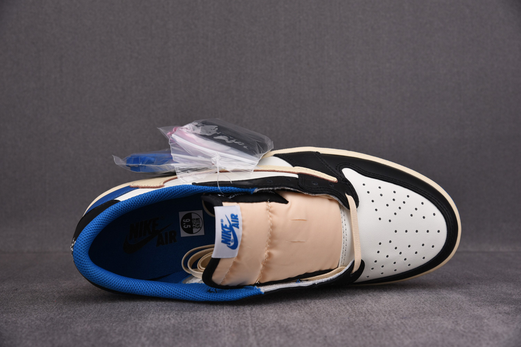 트래비스 스캇 X 프라그먼트 X 에어 조던 1 로우 밀리터리 블루